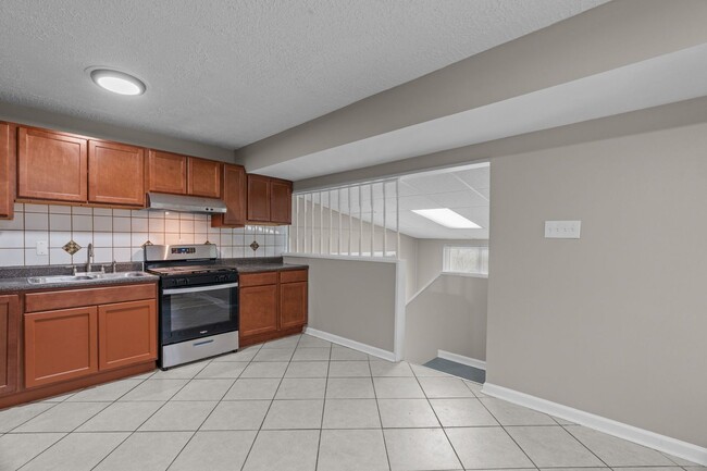 Building Photo - Charming 3-Bedroom, 1-Bath Single-Family Home