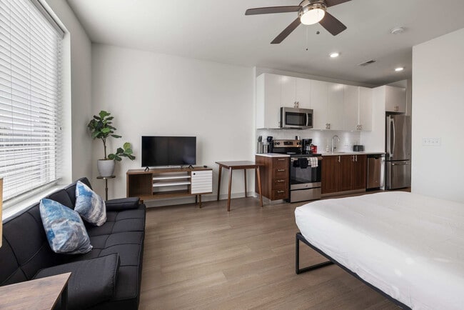 Photo - 633 E Main St Unit ID1031631P