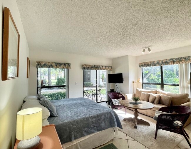 Photo - 11863 Wimbledon Cir Unidad 447