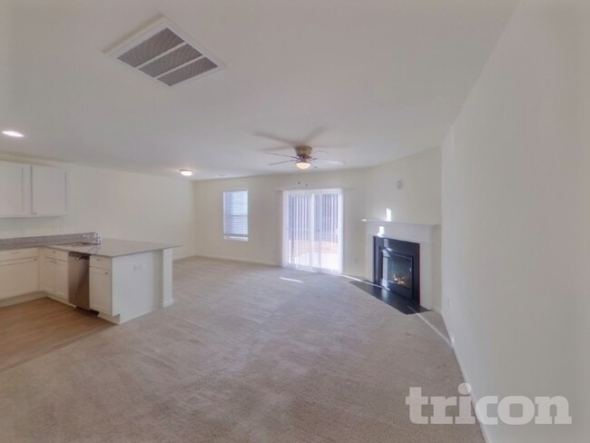 Photo - 1079 Crescent Moon Lp