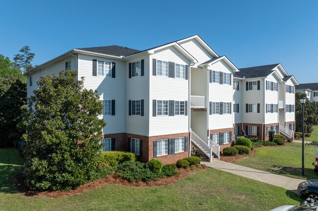 Auston Woods Apartments