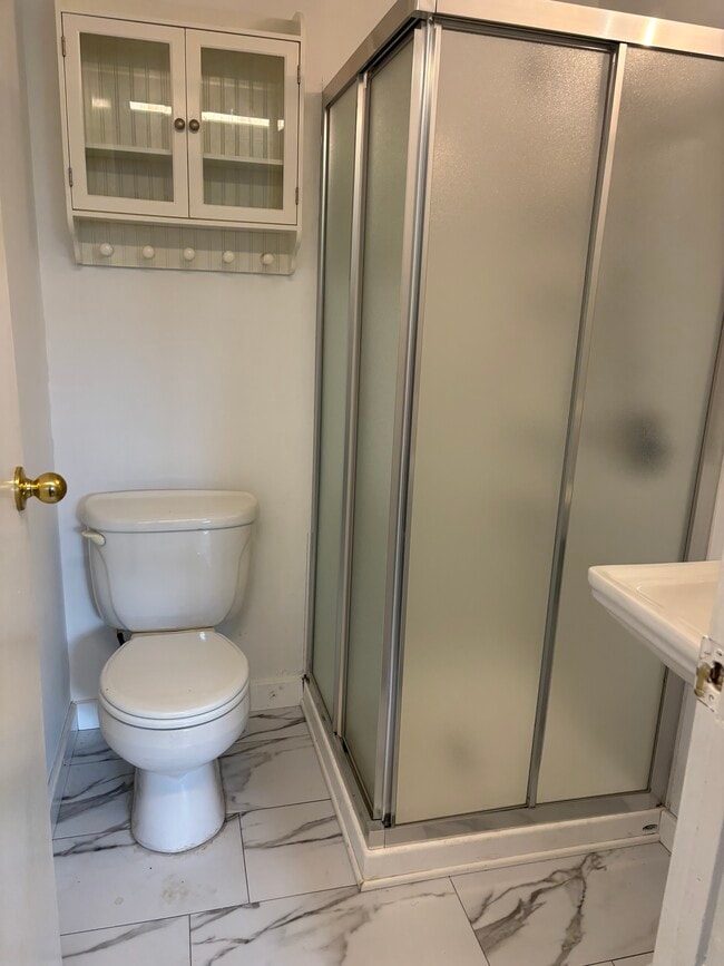 27 Clinton St Unit Studio Apartment