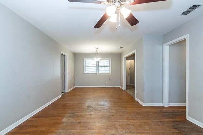 Photo - 4212 42nd St