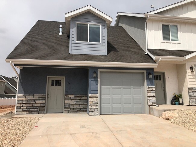Building Photo - New 2 Bedroom 2.5 Bathroom Townhome