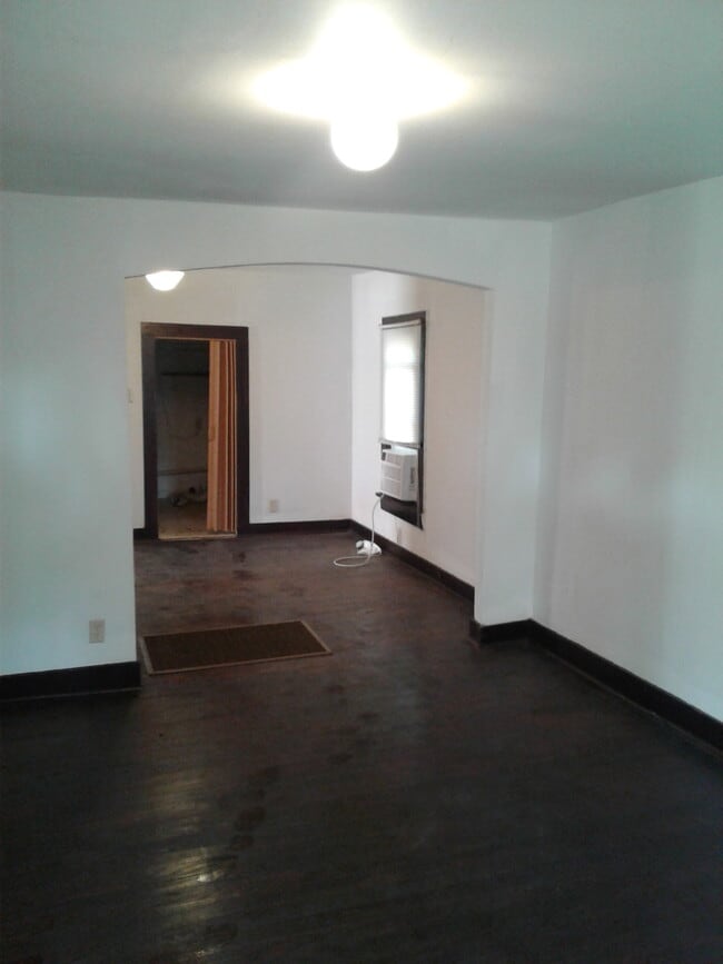Photo - 2853 W Olive St House