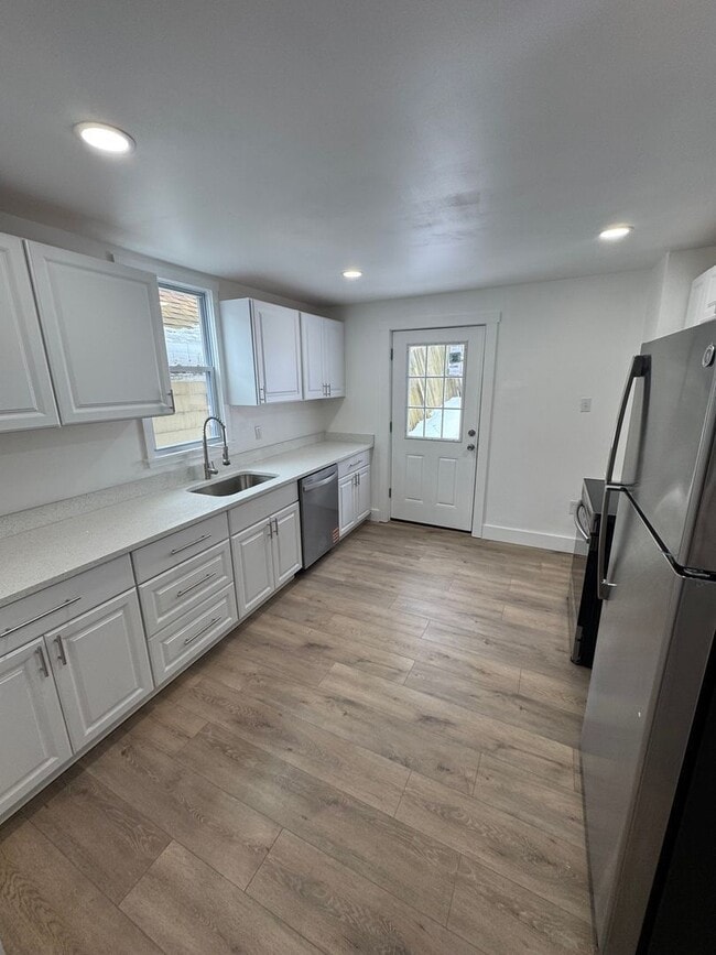 Photo - 1148 East St