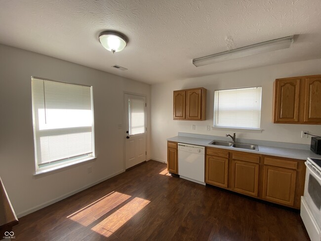 Photo - 450 Ashby Dr