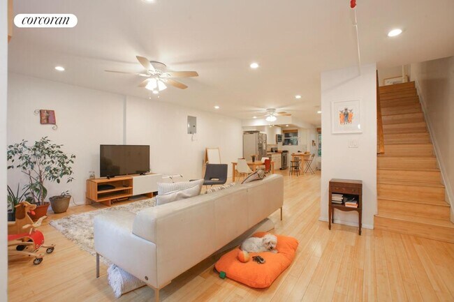 Photo - 727 Quincy St Apartamento