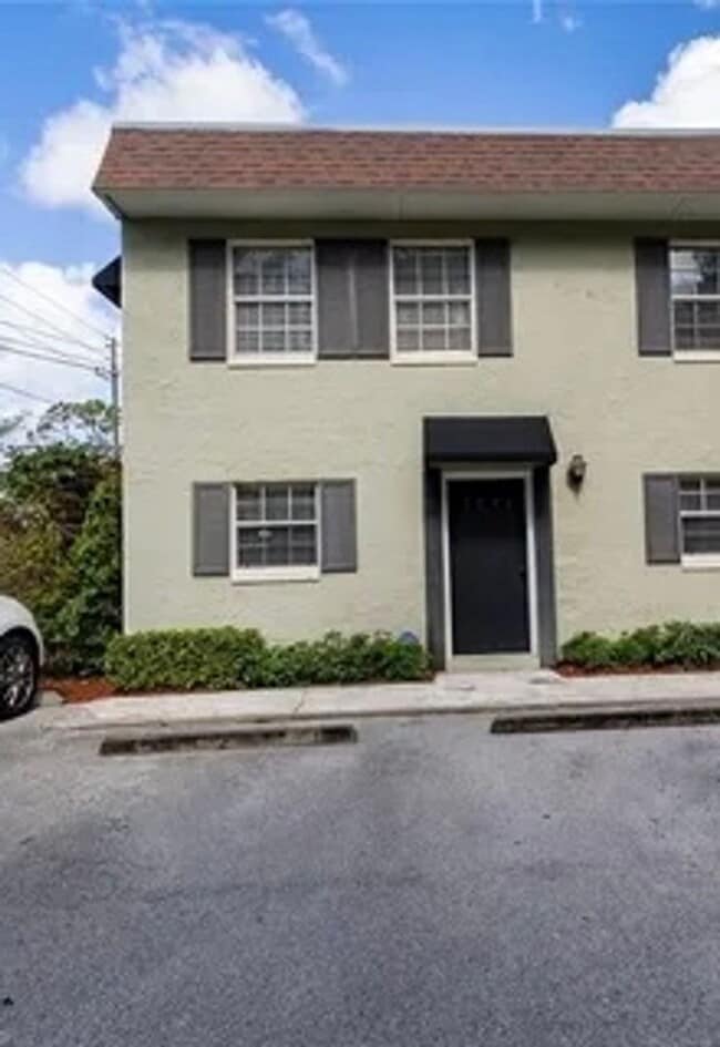 Building Photo - Simple & comfortable 2Beds/1Bath condo-liv...