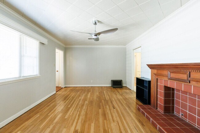 Photo - 2617 28th St Unit Front