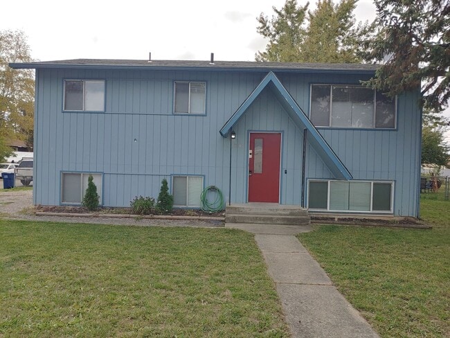 4 Bedroom, 2 Bath Home Central Coeur d'Alene - 4 Bedroom, 2 Bath Home Central Coeur d'Alene