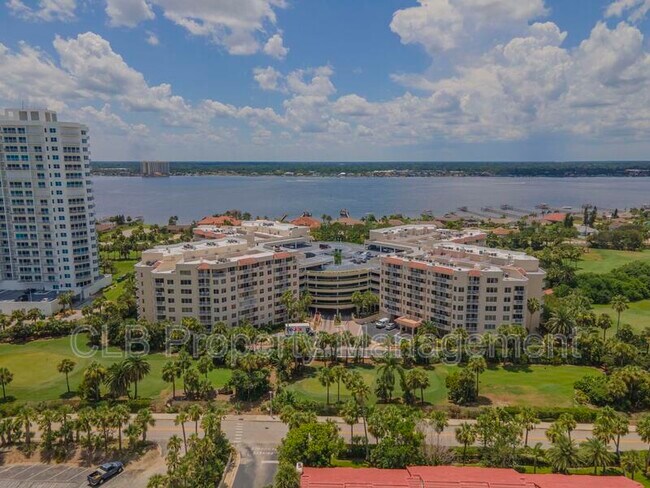Building Photo - 3 Oceans W Blvd Unit Apt 4C4