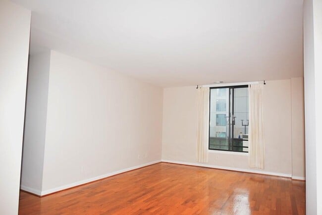 Photo - 1421 Peachtree St NE