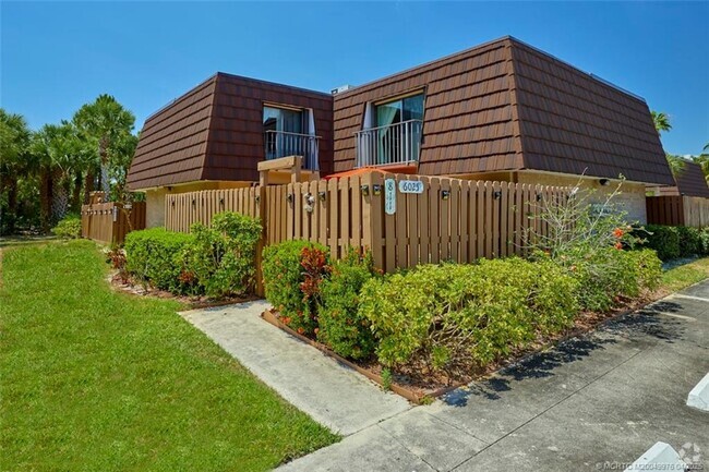 Building Photo - 6025 SE Riverboat Dr Rental