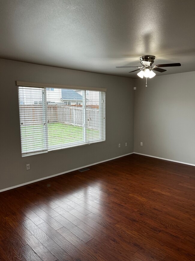 Photo - 9982 Greenleaf Loop SE