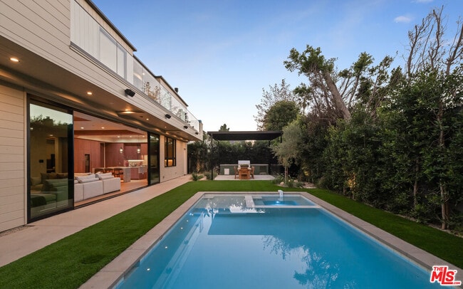 Photo - 565 Toyopa Dr