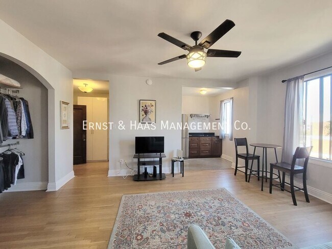 Photo - 315 W 3rd St Unidad #507