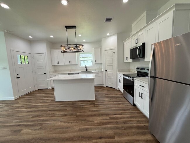Photo - 104 Runnels St
