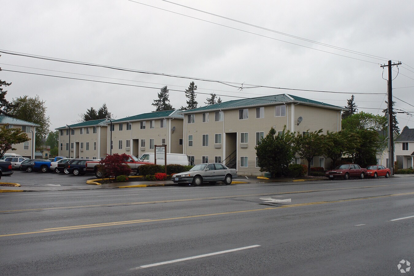 Beverly Rose Terrace Apartments - Beverly Rose Terrace Apartments