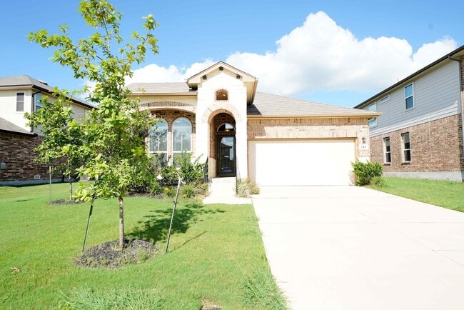 Building Photo - Immaculate rental now available in coveted...
