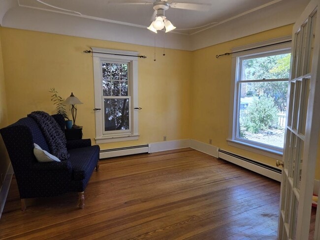 Photo - 947 N 5th St