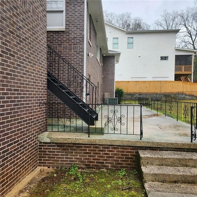 Photo - 1049 Ormewood Ave SE