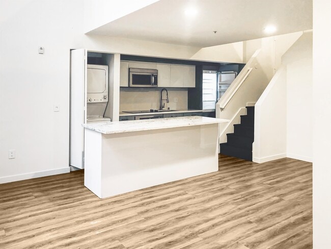 Photo - 1944 State St