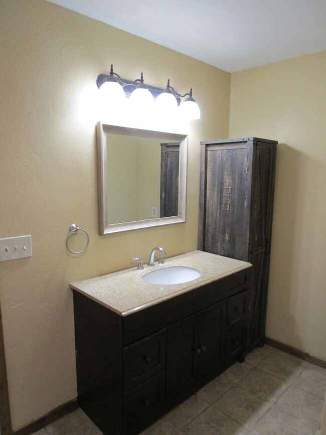 Photo - 2 Story House, 4 Bedrooms + Bonus Room in ...