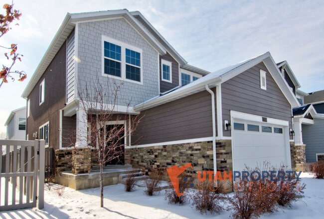 Building Photo - 4693 Daisy Ln