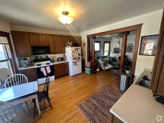 Building Photo - 639E Rental
