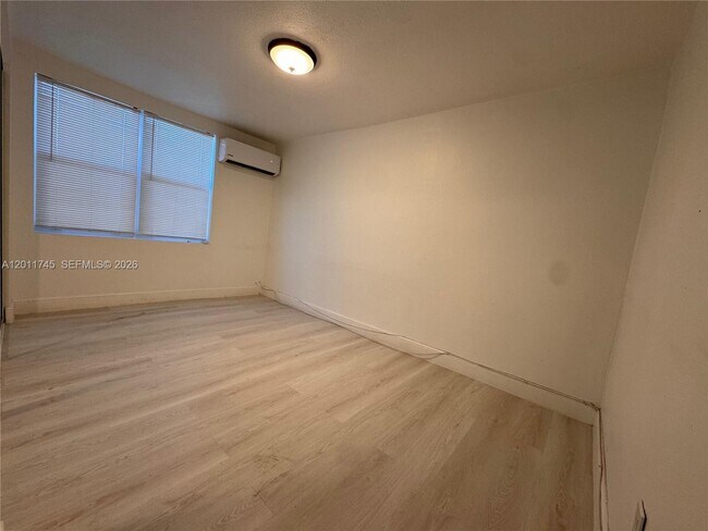 Photo - 5800 Taylor St Unidad 1