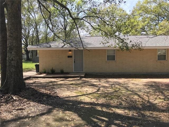 Photo - 404 S Walnut St