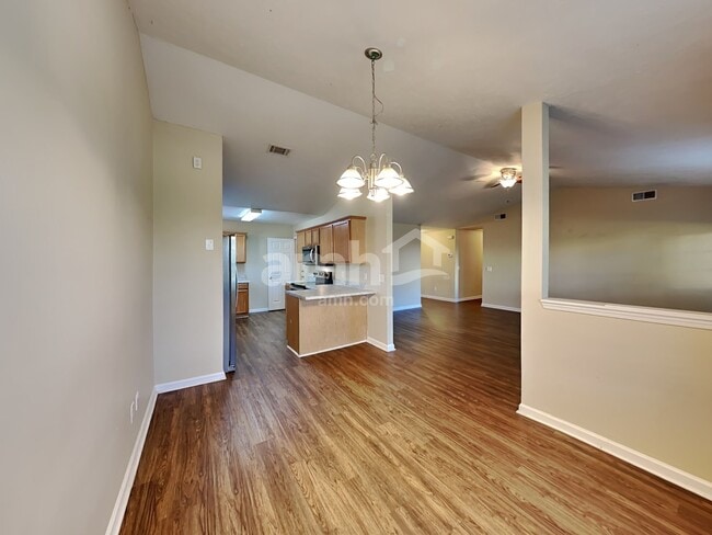 Photo - 634 Mable Dr