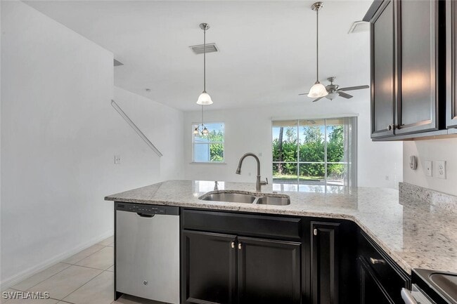 Building Photo - 10824 Alvara Way