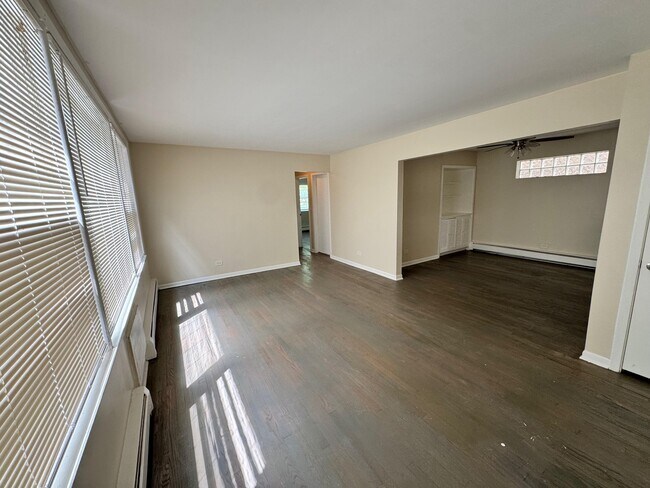 Photo - 6235 N Mozart St