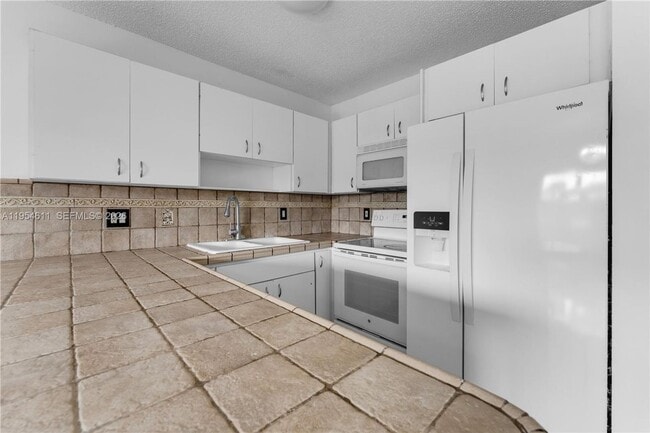 6350 SW 139th Ave
