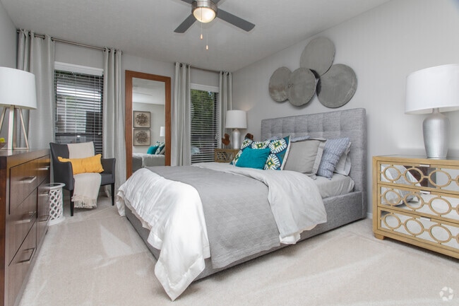 2BR, 2BA - 1210SF