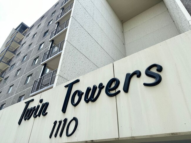 Photo - 2 Bedroom Downtown Condo - Available May 1st