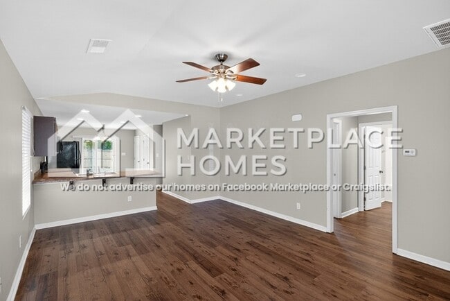 Photo - 203 Sedgewick Dr