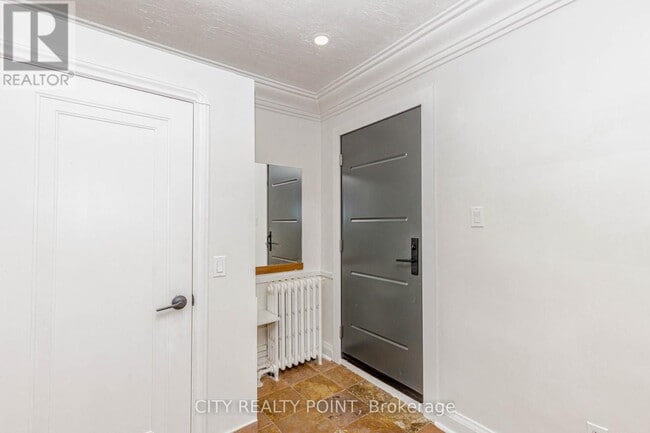 Photo - 80 Albani St