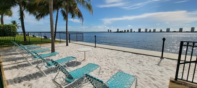 Building Photo - 1125 Lake Shore Dr Unit 202