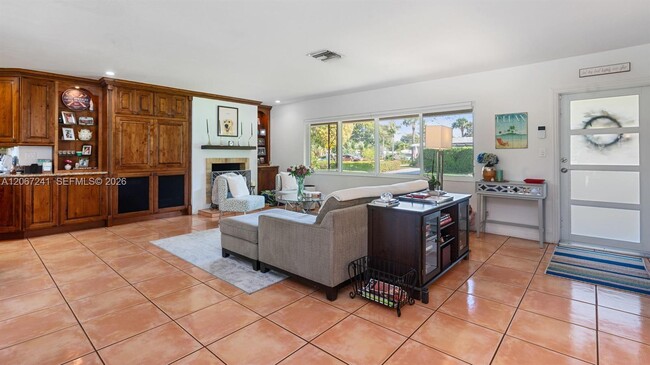 Photo - 2549 NE 27th Ave