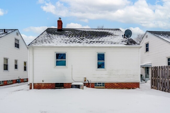 Photo - Welcome to a well-maintained 3-bedroom 1-bath home - Willowick, OH 44095