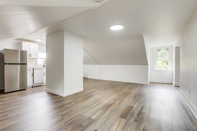 Building Photo - 240 Hazelwood Ave Unit #4 Rental