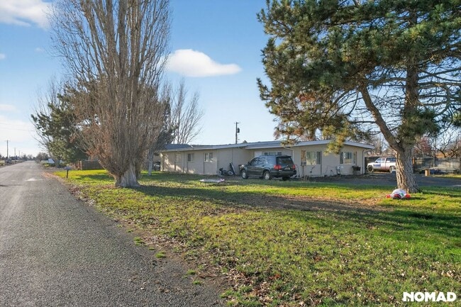 Photo - 7733 McDougal Ave NE