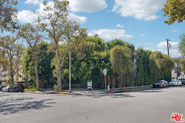 Photo - 9000 Clifton Wy Unidad 6