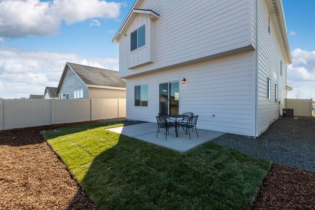 Photo - Central 4 bedroom 2.5 bathroom house
