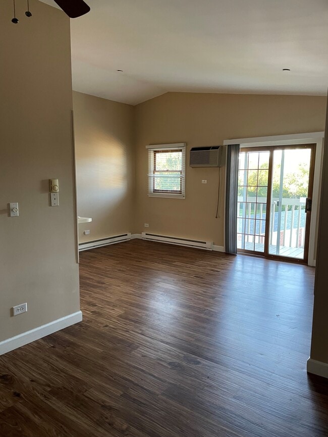 Building Photo - 1343 Cunat Ct Unit 3D