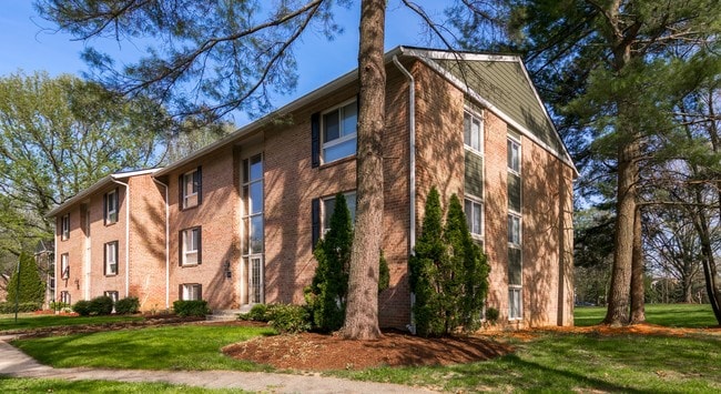 Beautiful Outdoor Spaces - The Brook At Columbia