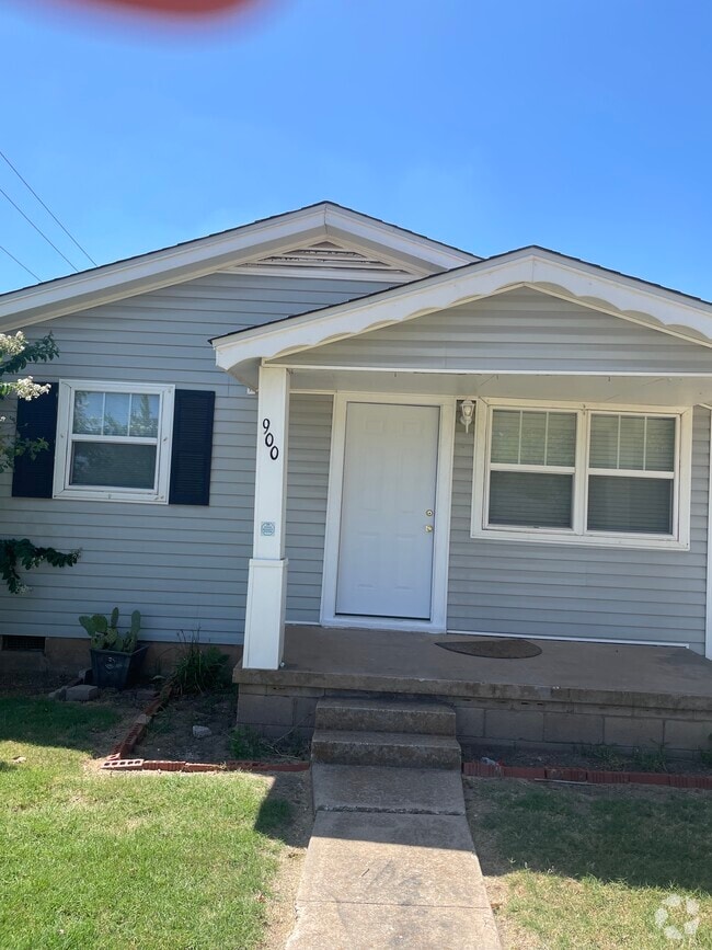 Building Photo - 900 N University Blvd Rental
